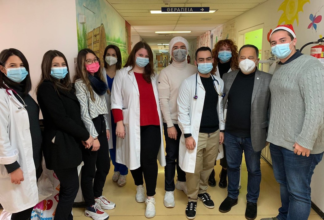  Η ΔΑΠ-ΝΔΦΚ Ιατρικής Πάτρας μοιράζει χαμόγελα στα παιδιά που νοσηλεύονται στην Παιδιατρική Κλινική του Πανεπιστημιακού Νοσοκομείου Πατρών