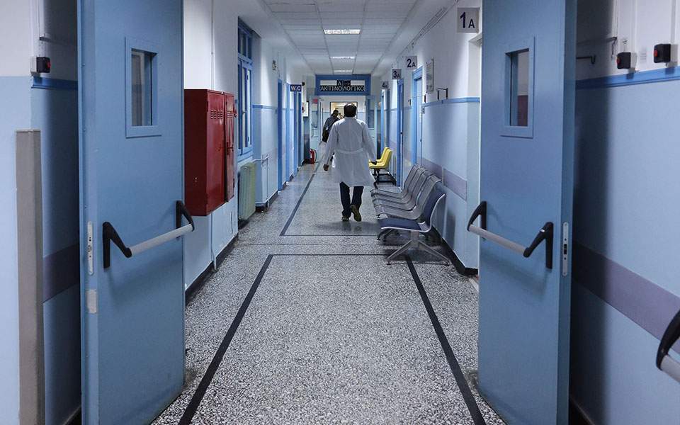  Φοιτήτρια με συμπτώματα κορονοϊού - Μεταφέρθηκε σε Πανεπιστημιακό Νοσοκομείο για εργαστηριακές εξετάσεις