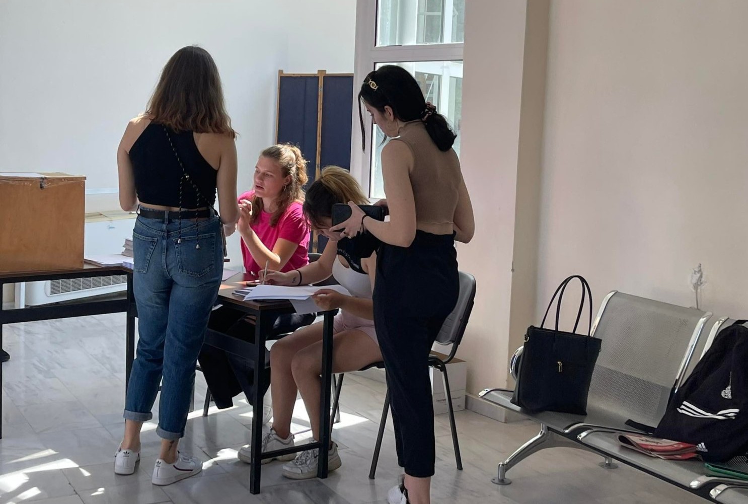  Υποτονική η συμμετοχή στις φοιτητικές εκλογές στη Λάρισα (ΦΩΤΟ)