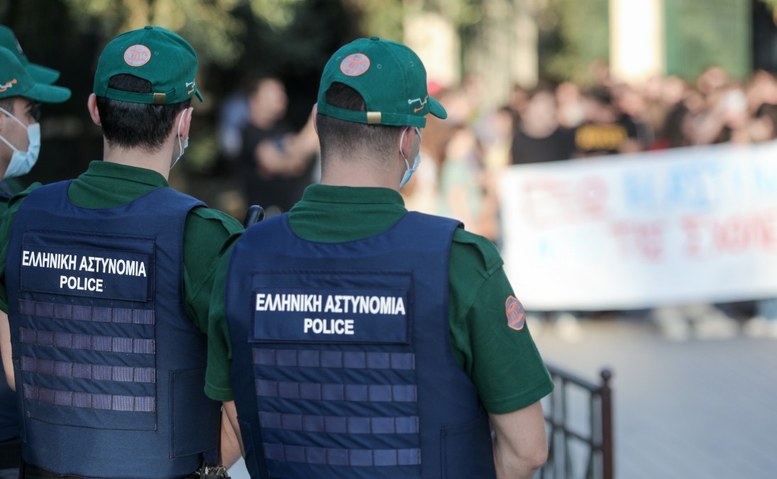  Το Πανεπιστήμιο και το άσυλο / Το δίλημμα αστυνόμευσης των πανεπιστημιουπόλεων της Ελλάδας