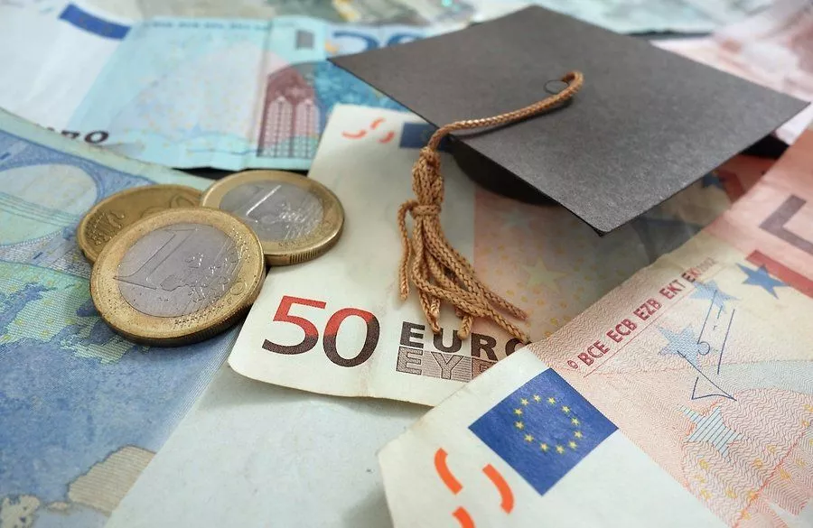Φοιτητικά Δάνεια, σπουδαστικά δάνεια, 18.000 ευρώ, μεταπτυχιακές σπουδές, daneia, foithtika daneia