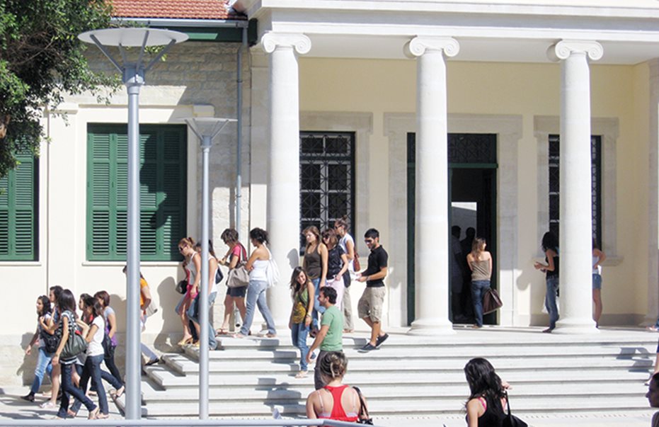  Κύπρος: Διαμαρτυρία φοιτητών δημόσιου Πανεπιστημίου στην απαγόρευση συμμετοχής στα δια ζώσης μαθήματα