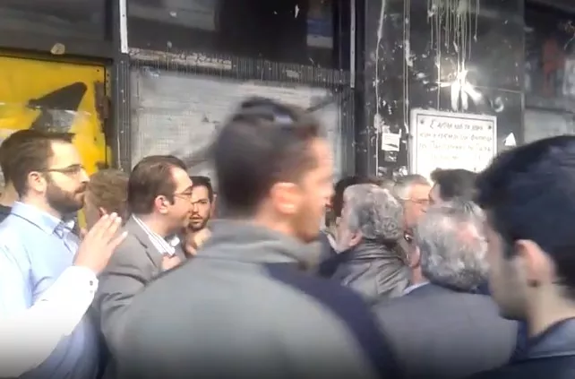 Φοιτητές, μέλη του ΣΥΡΙΖΑ, καταθέσουν στεφάνι, Πολυτεχνείο, BINTEO