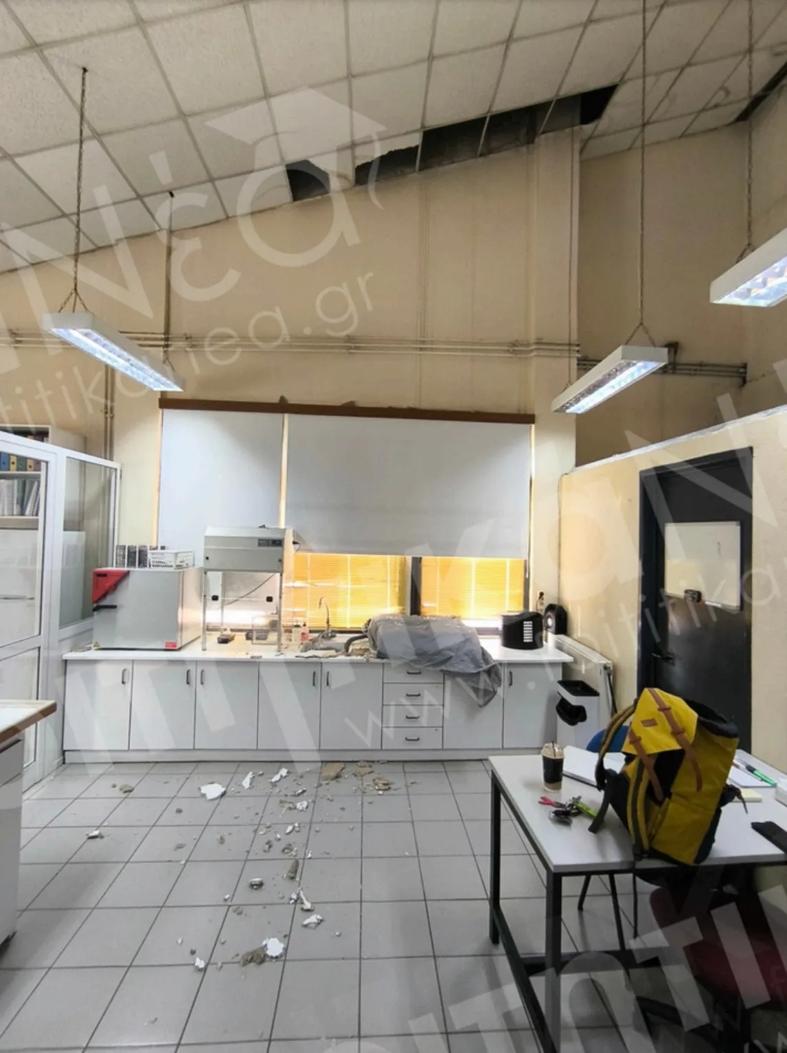 Κατέρρευσε μέρος οροφής στο ΠΑΔΑ / 3η μέρα στα πανεπιστήμια για το 2025 Κατέρρευσε μέρος οροφής στο ΠΑΔΑ / 3η μέρα στα πανεπιστήμια για το 2025